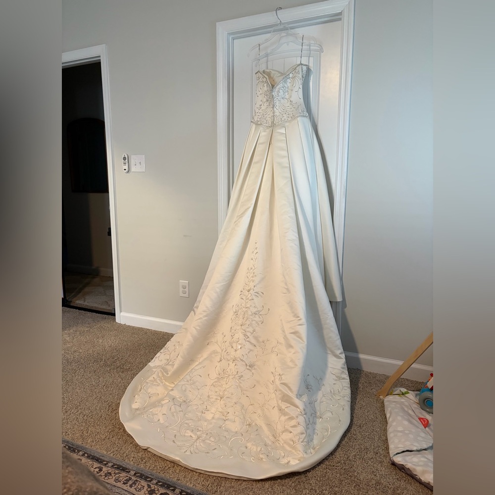 NWT Private Label by G Wedding Dress